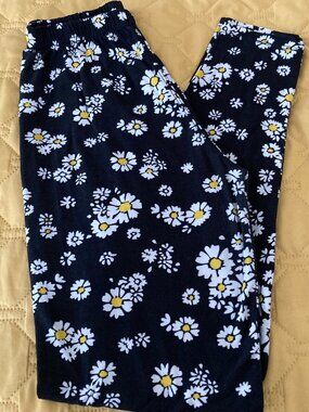 Agnes & Dora Black and White Daisy Print Leggings S/M